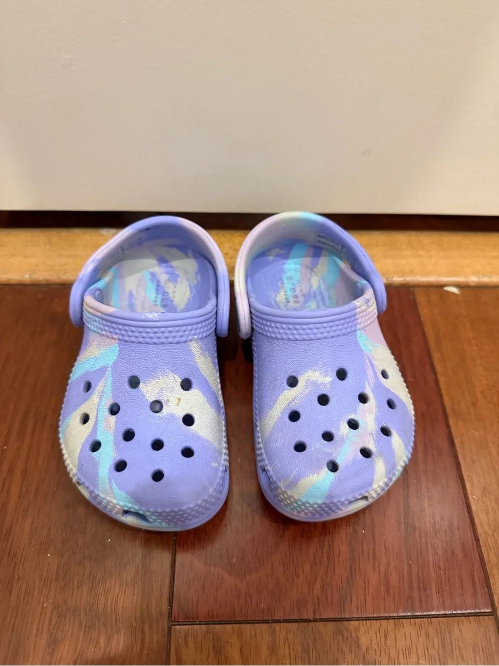 Kids Tie-Dye Crocs - Purple size 6